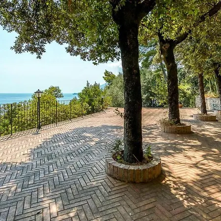 Torre Del Saraceno 4* 马奥莱